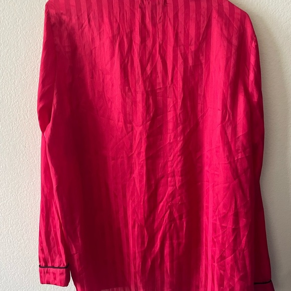 House of Harlow 1960 Comfy But Light red pajama Button Up Top- Size L - Picture 3 of 4